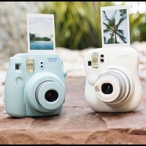 PASTEL BLUE POLAROID CAMERA
